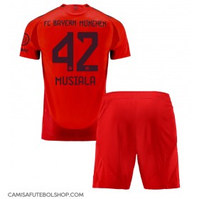 Camisa de time de futebol Bayern Munich Jamal Musiala #42 Replicas 1º Equipamento Infantil 2024-25 Manga Curta (+ Calças curtas)